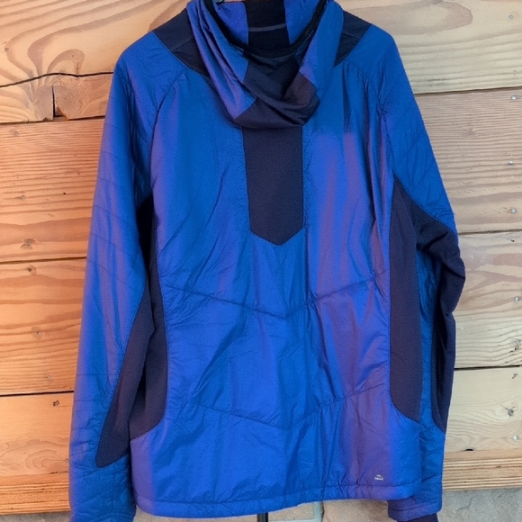 Men's Performance Jacket in Vibrant Blue - Picture 5 of 6